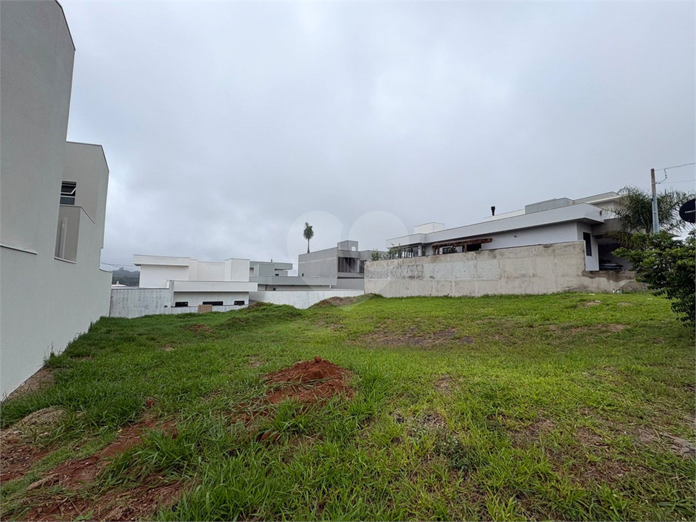 Lote à venda no Condomínio Village Damha IV