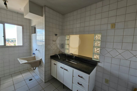 Apartamento com 3 dormitórios à venda no centro de São Carlos