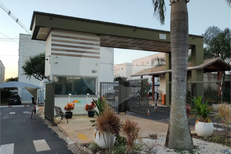 Apartamento no condomínio Monte Everest dispondo de 48m²