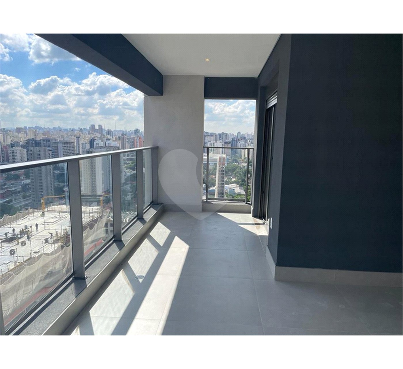 Apartamento à venda com 3 suítes em Campo Belo, São Paulo, SP