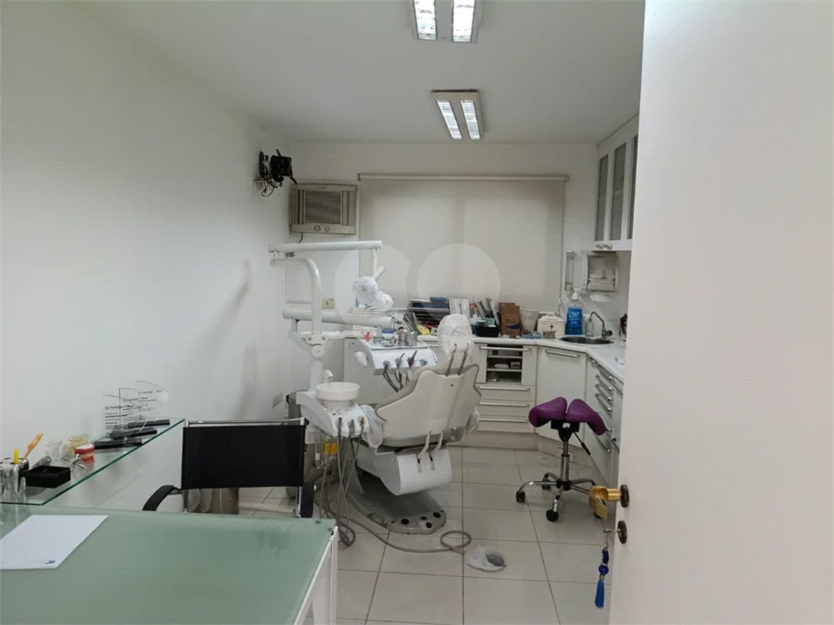 Casa comercial com 7 salas, 2 vagas no Paraiso