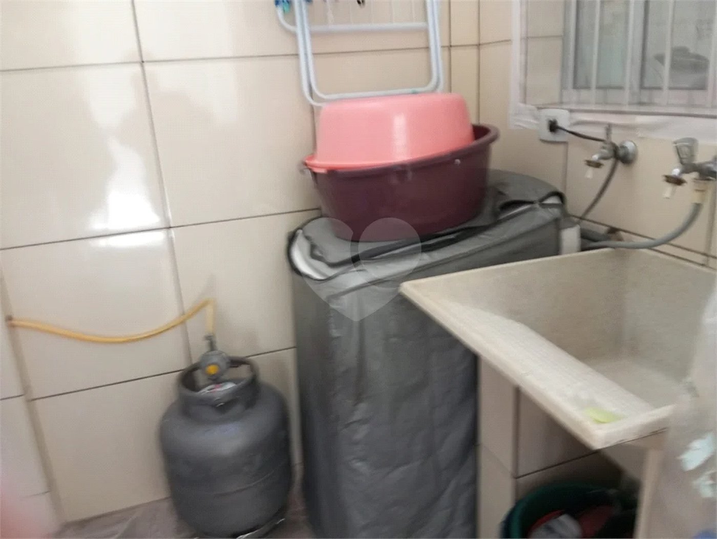 Terreno á venda com 2 casas na Vila Rosália, Guarulhos, SP.