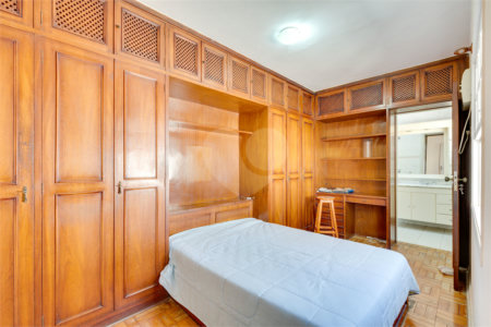 Sobrado à venda com 4 quartos, sendo 1 suíte, em Vila Mascote, São Paulo, SP