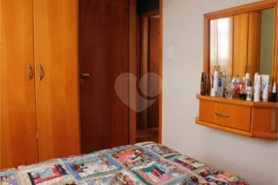 Apartamento 03 Dorm 02 Banheiros 01 Vaga na Saúde para Venda.
