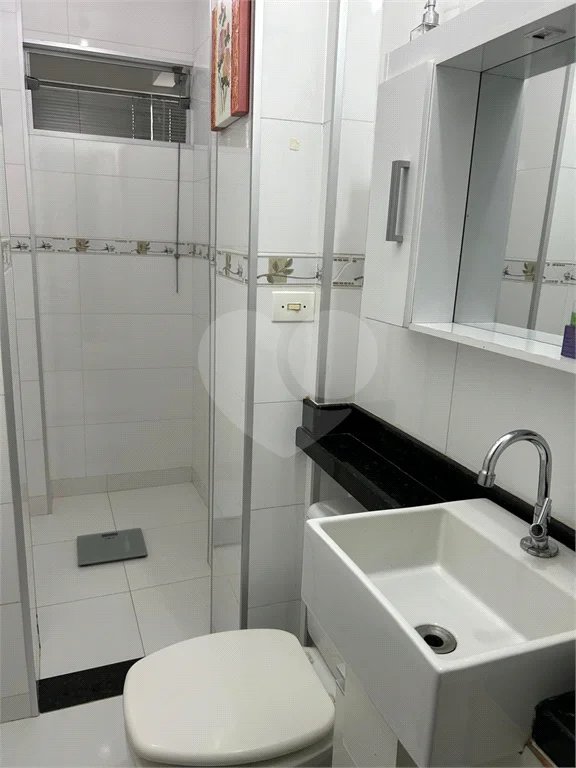 Apartamento amplo com 02 dormitórios, 01 suíte
