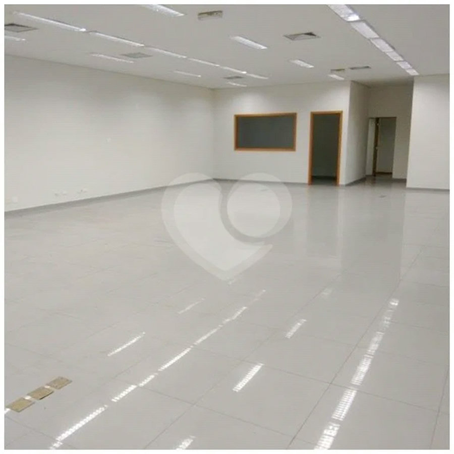 Loja com 280 m² para locação na Penha