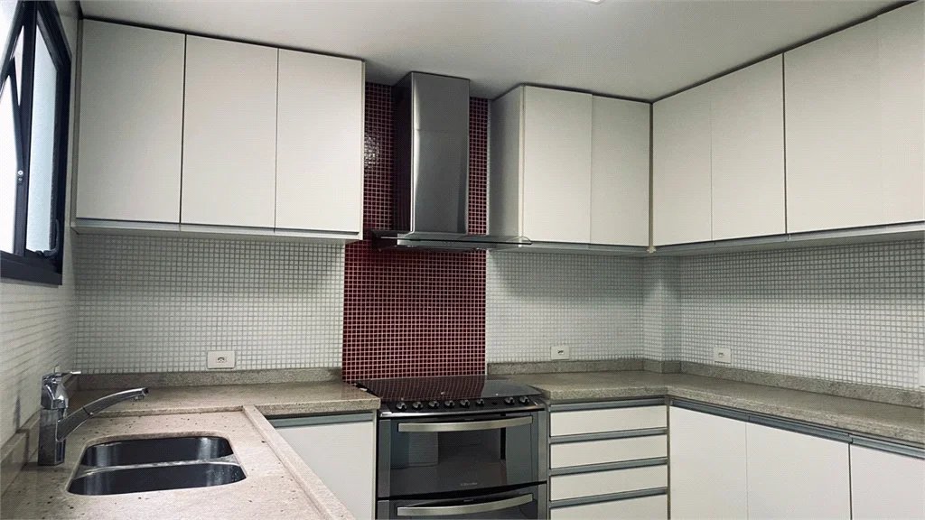 Casa à venda com 3 suítes no condomínio Vilas 2, São Paulo - SP