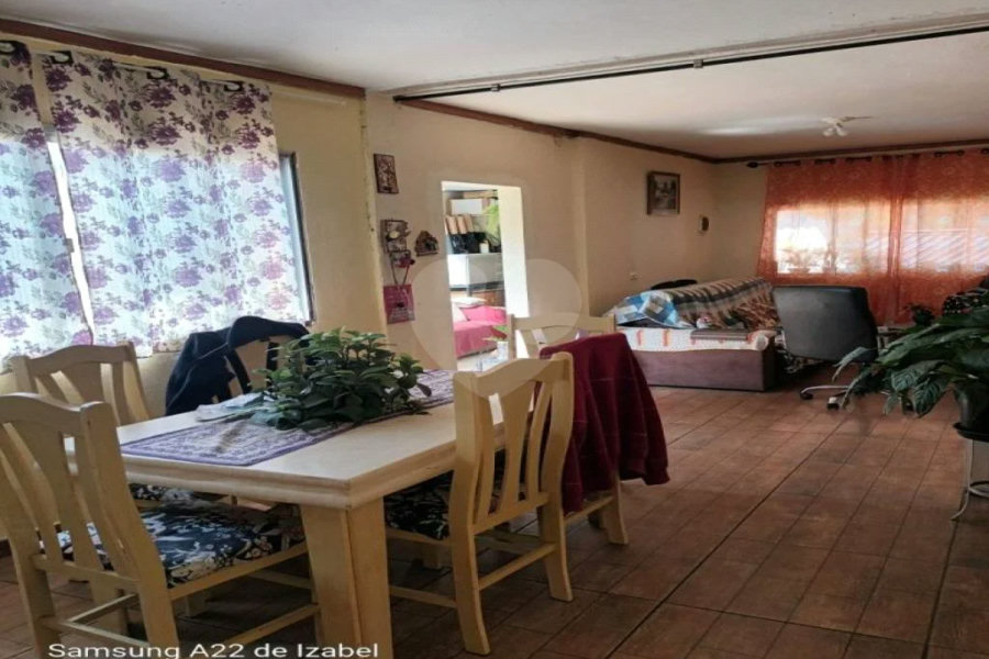 Terreno grande com 2 casas em São Paulo! Casas bem arejadas.
