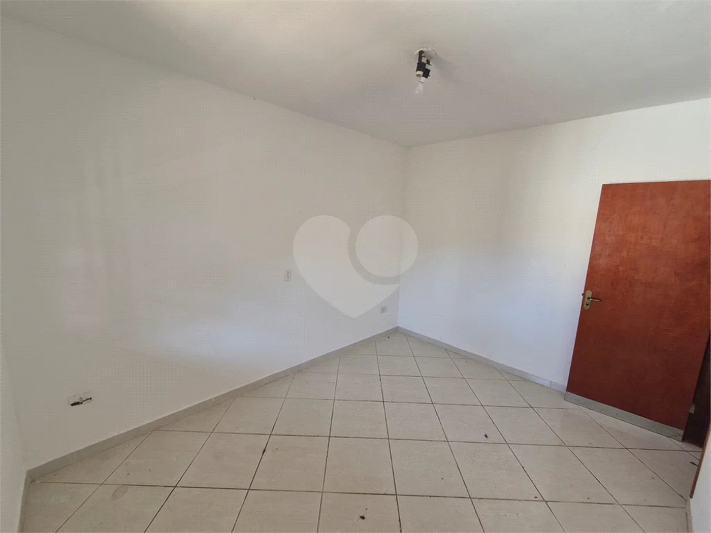 Dois imóveis em um terreno de 300 m² (12 x 25) - Com acesso independente
