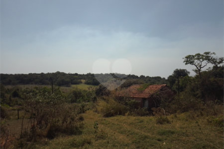 Excelente sítio de 27 alqueires, ótima localização em São Carlos.