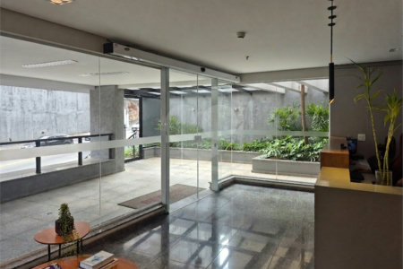 Sala comercial para venda ou locação na Brig.ís Antônio entre Paulista e Parque do Ibirapuera, 70 m², duas vagas de garagem