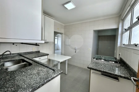 Apartamento de 105 m2, 3 dorms, 2 vagas livres em Perdizes