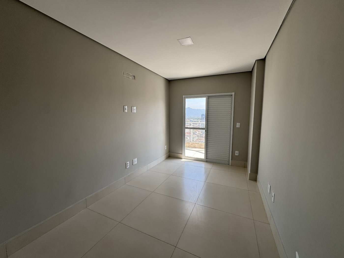 🏢 Cobertura Alto Padrão – Residencial Safira – Guilhermina – Praia Grande