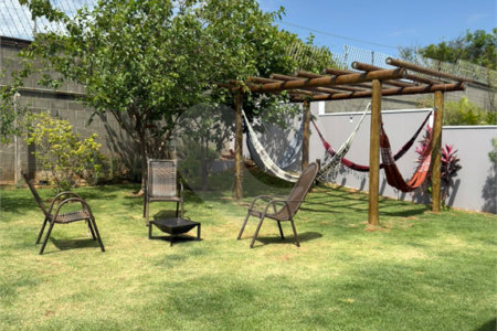 Casa em condomínio fechado com lazer completo
