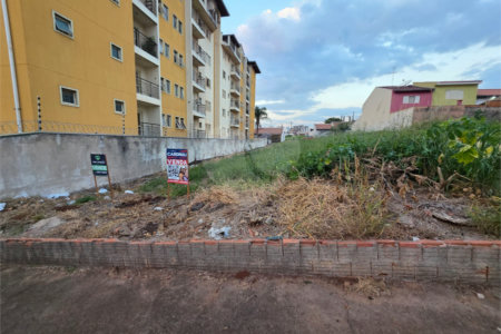 Terreno no Jd. Gibertoni, próximo ao SESC e ao Shopping