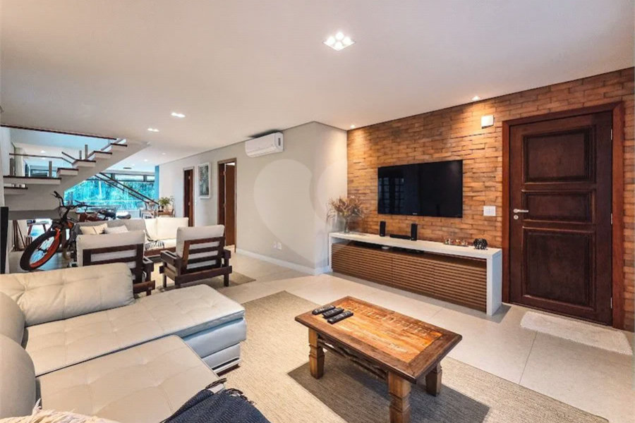 Casa à venda com 4 quartos, sendo 3 suítes, em Riviera de São Lourenço, Bertioga, SP