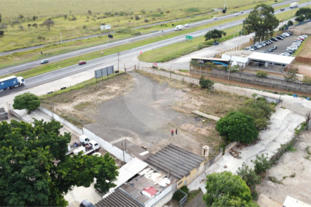 Área de terra a Venda na Margem da Rodovia Washington Luiz KM/230 - São Carlos/SP