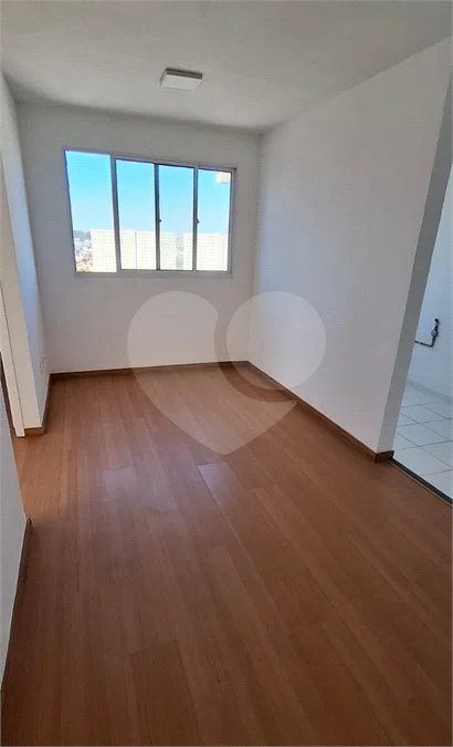 Apartamento de 42m² à venda na Vila Nova Bonsucesso, em Guarulhos, com 2 dormitórios e 1 vaga de garagem.