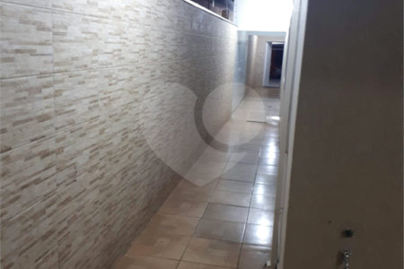Casa térrea no Jardim Hikari para venda.