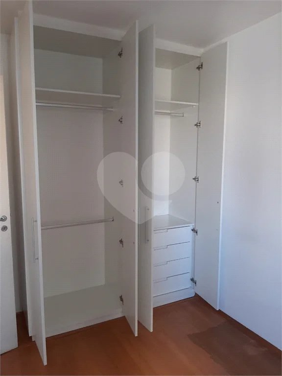 Apartamento em Santana com Sacada e Vaga de Garagem, a 650 m do Metrô