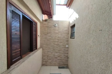 Sobrado à venda com 3 quartos, sendo 1 suíte,  em Jardim Ester, São Paulo, SP
