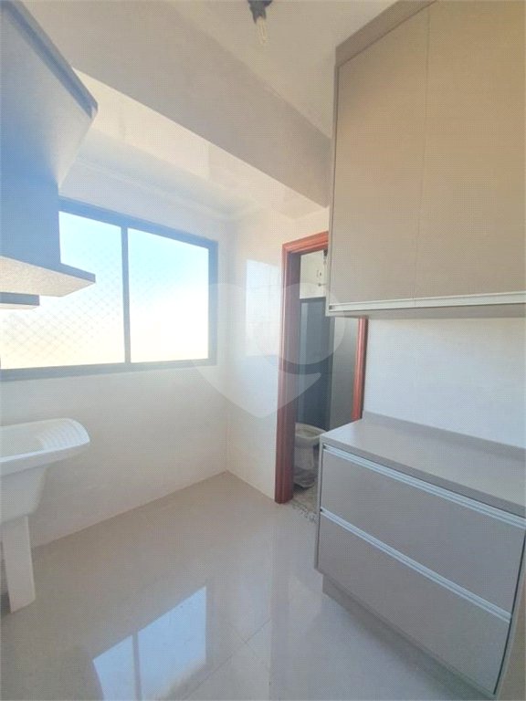 Apartamento Cobertura, no Condomínio Porto Sol.