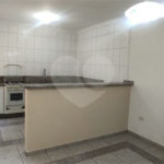 Casa com 180m², 3 dormitórios, 1 vaga, à venda na Vila Scarpelli em Santo André.