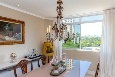 Apartamento para venda em Moema com 185m², 3 dormitórios sendo 1 suíte e 1 vaga