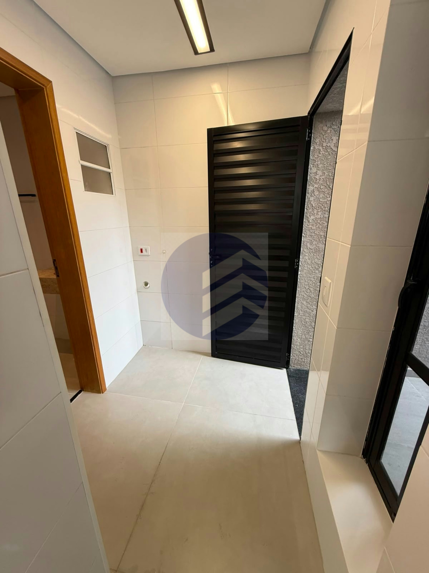 Sobrado à venda com 6 quartos em Vila Universitária, São Paulo - SP