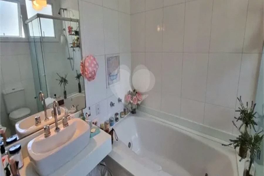 SOBRADO MOBILIADO DE 199,0 M² COM 02 SUITES, 04 VAGAS E PISCINA PARA VENDA NO JARDIM VIRGINIA BIANCA
