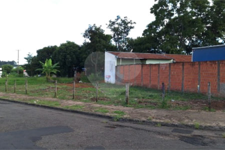 Terreno com 441 m² de área total no Jardim Munique.