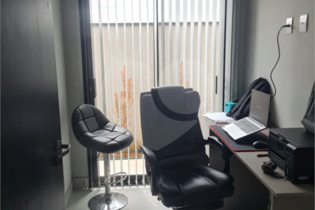 Linda casa em condomínio fechado, unindo conforto, lazer e segurança para você e sua família!