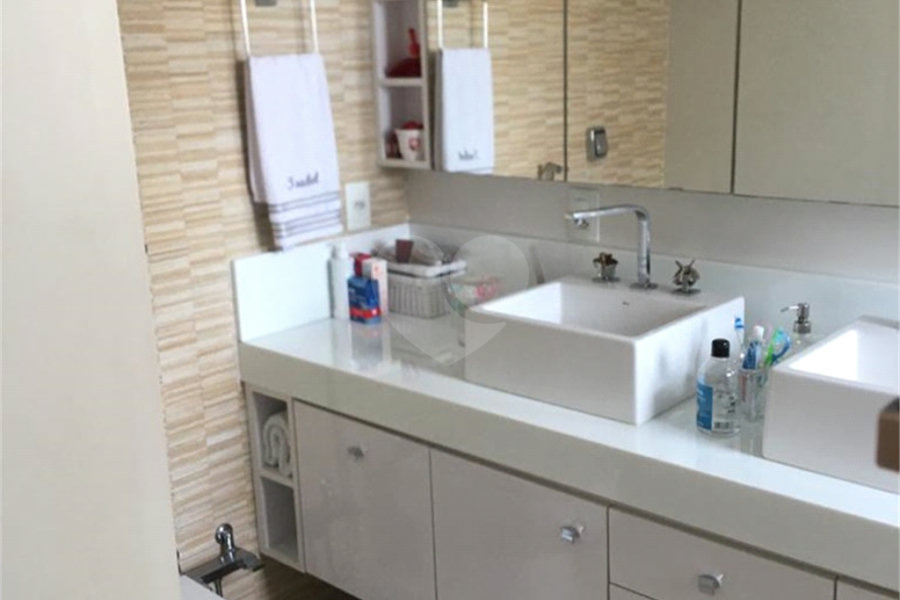 Apartamento para venda Alto de Santana com 220 m² de área primativa.
