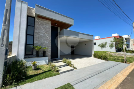Casa Nova à Venda no Condomínio Villeneuve, São Carlos