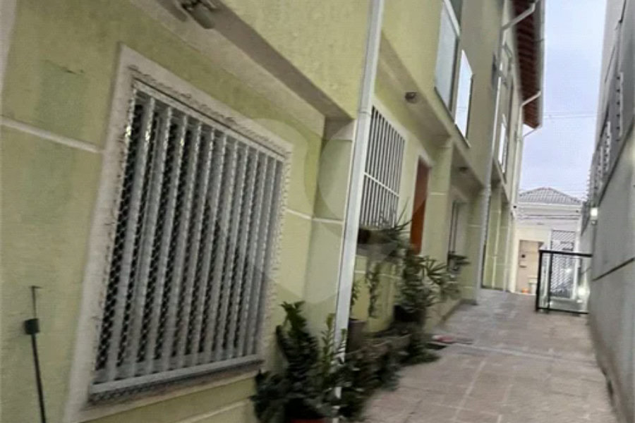 SOBRADO PARA VENDA EM CONDOMINIO FECHADO NA CASA VERDE.