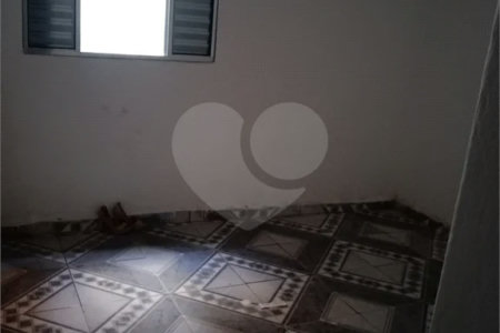 Casa com 180m², 3 quartos, 2 garagens, à venda em Guaianazes