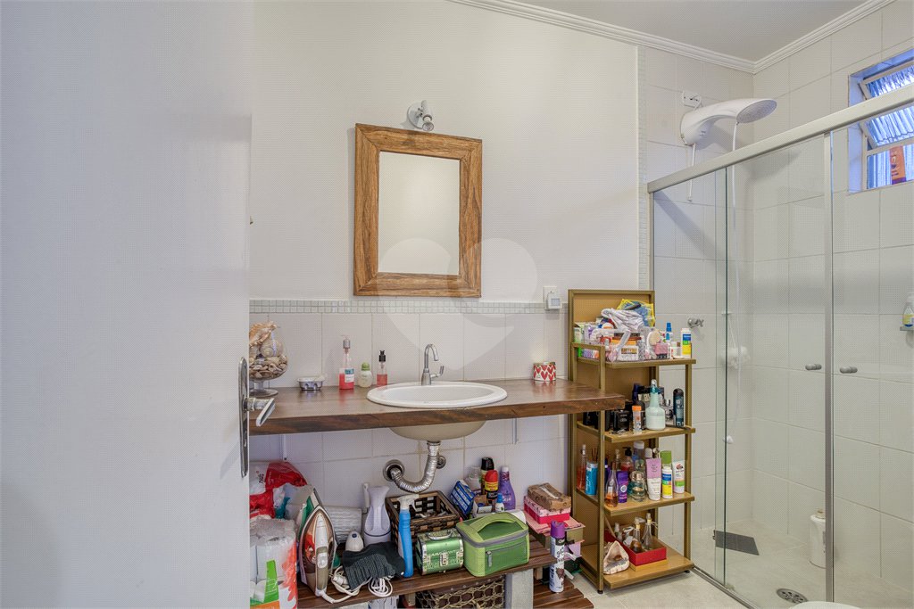 Sobrado à venda com 4 quartos, sendo 1 suíte, em Chácara Flora, São Paulo, SP