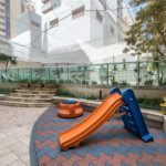Cobertura de 240m² à venda em Moema - 04 Dorm sendo 02 suítes e 04 vagas.