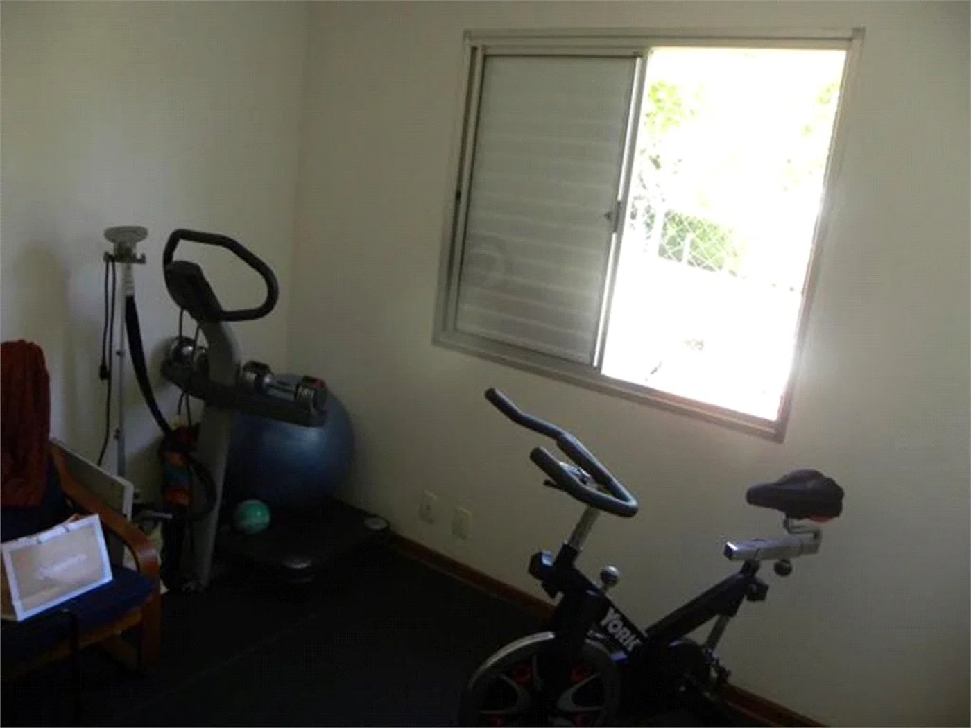 Casa à venda com 3 quartos, sendo 1 suíte,  no condomínio Villas de São Francisco, São Paulo - SP