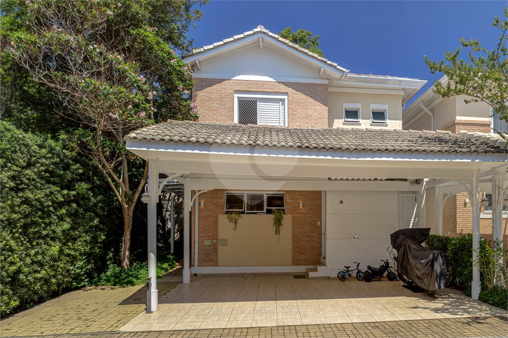 Casa à venda com 3 suítes no condomínio Villa Splendore, São Paulo - SP