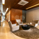 Itaim ! Studio ,muito bem localizado ! vaga de garagem !