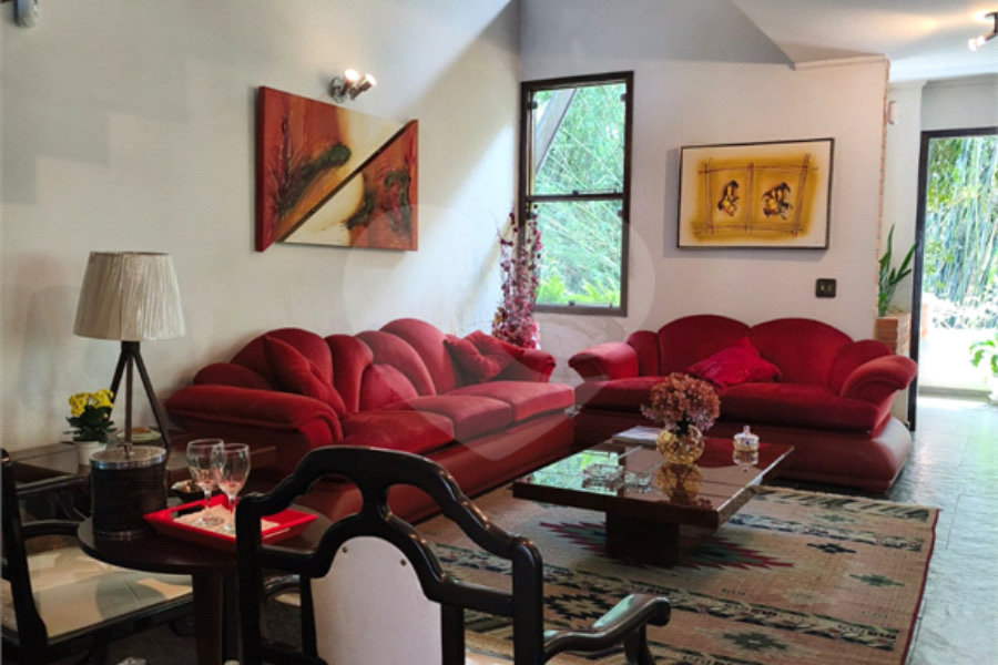 Sobrado amplo no Jardim Leonor de Barros – Excelente potencial!