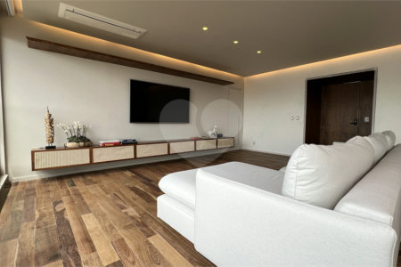 Apartamento de Alto Padrão próximo à Praça Pereira Coutinho