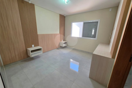 Casa no Village Damha III, 3 quartos 2 suítes