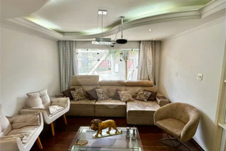 Casa de Alto Padrão à Venda no Parque dos Pássaros – 350 m²