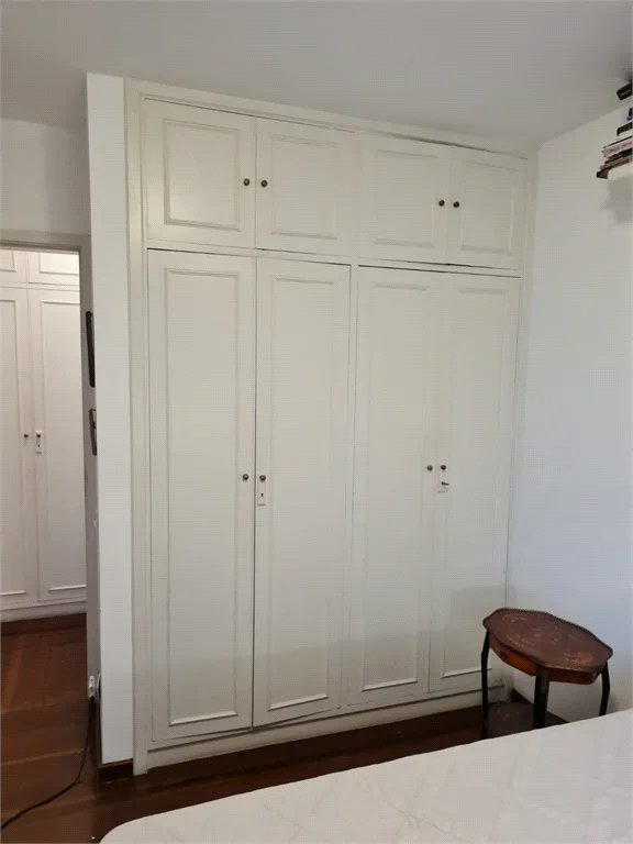 Apartamento na Vila Andrade rodeado de linda vista verde
