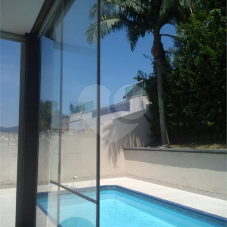 Casa à venda com 3 quartos, sendo 2 suítes,  no condomínio Vale do Sol, Bom Jesus dos Perdões - SP