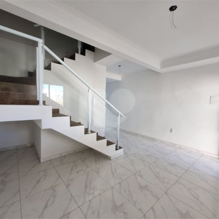 Casa à venda com 3 quartos, sendo 1 suíte, no condomínio Residencial Américo Figueiredo, Sorocaba - SP