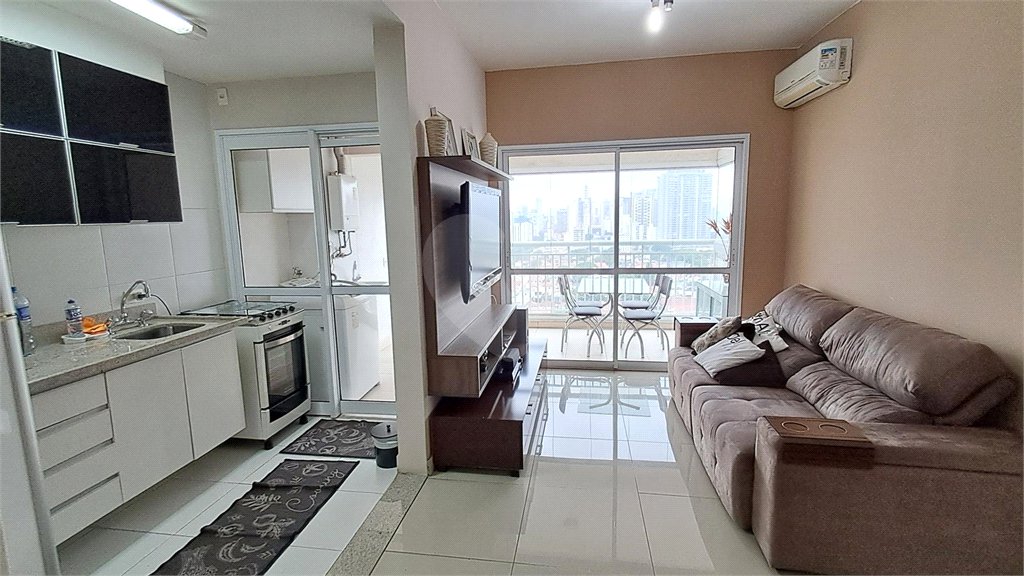 Apartamento à venda ou para alugar com 1 suíte em Vila Cordeiro, São Paulo, SP