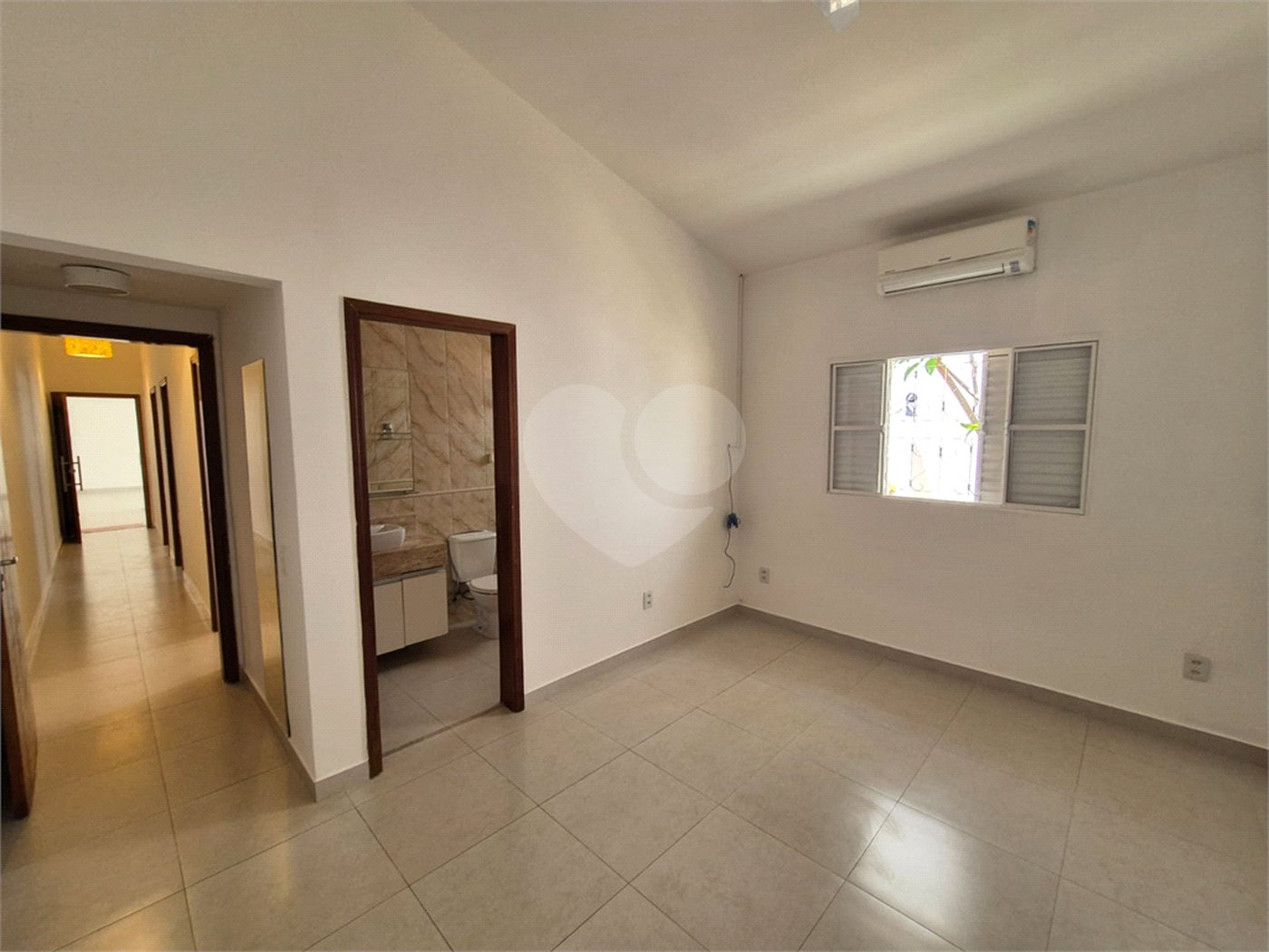 Casa Térrea à venda com 3 quartos, sendo 1 suíte, no Centro, Vinhedo, SP